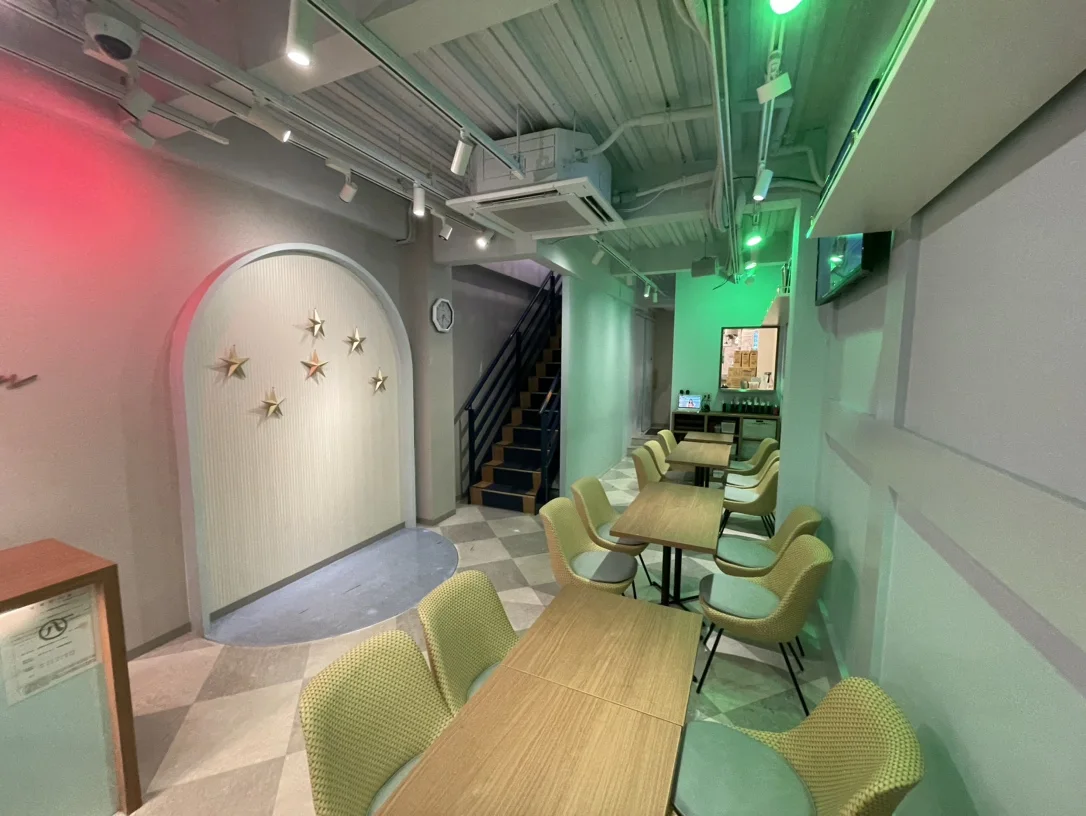 名古屋 大須赤門通り店の店内